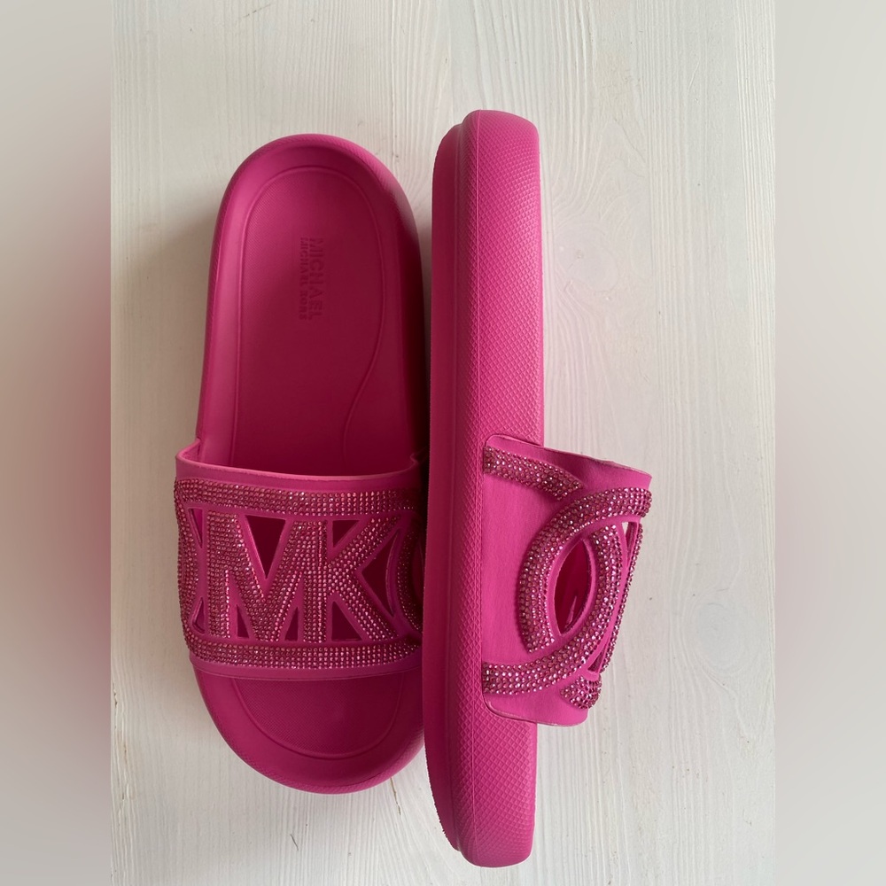 Michael Kors Splash Slide EVA Sandals. - Picture 3 of 6